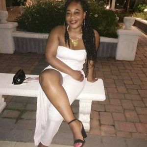 Meet your Posher, Rosly